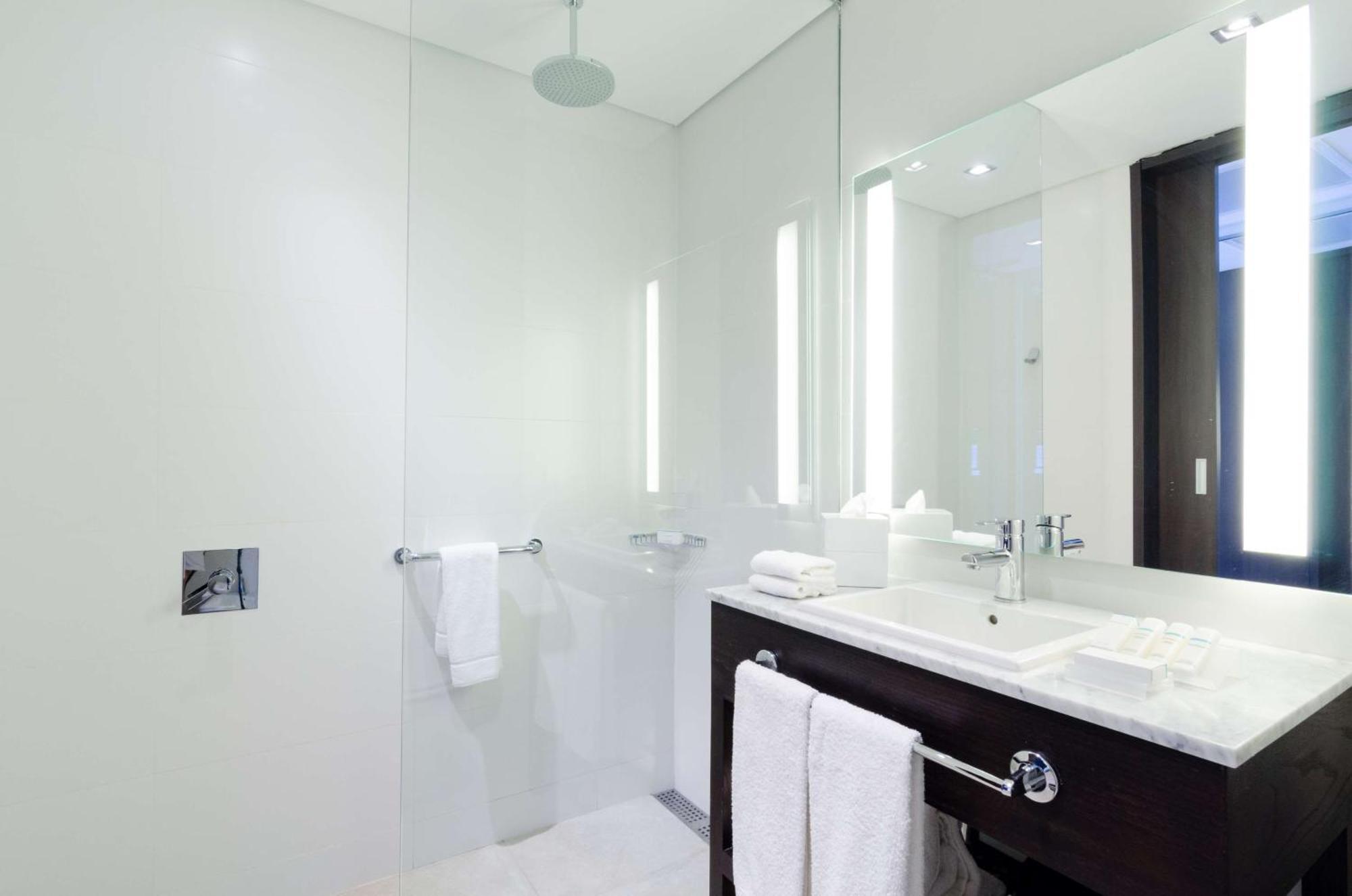 Отель Hampton By Hilton Montevideo Carrasco Сьюдад-де-ла-Коста Экстерьер фото