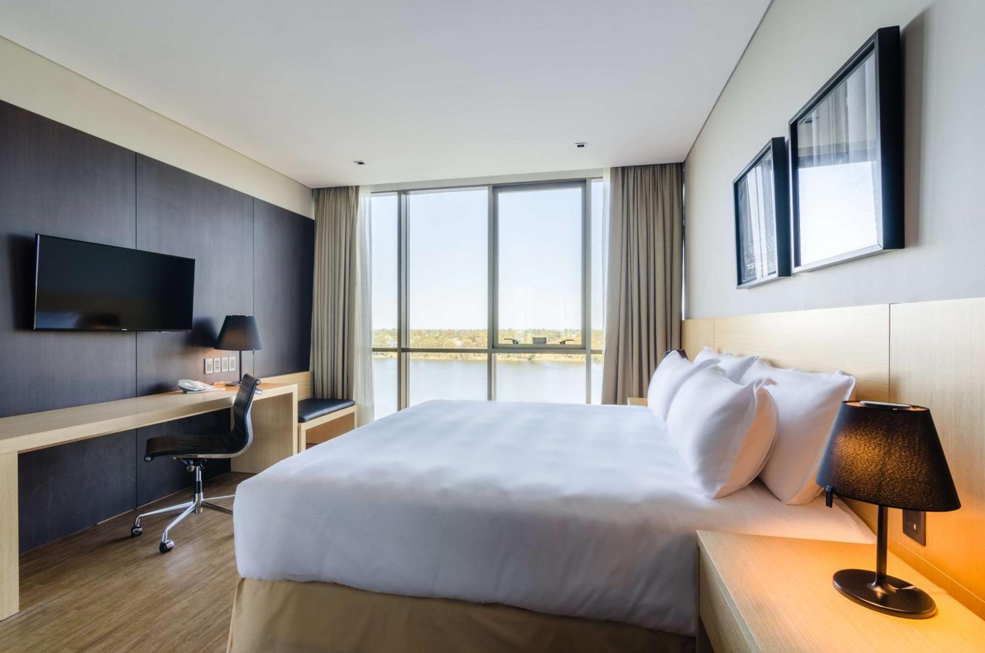 Отель Hampton By Hilton Montevideo Carrasco Сьюдад-де-ла-Коста Экстерьер фото