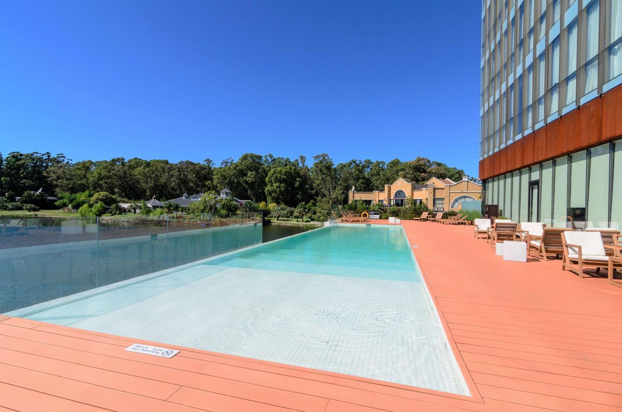 Отель Hampton By Hilton Montevideo Carrasco Сьюдад-де-ла-Коста Экстерьер фото