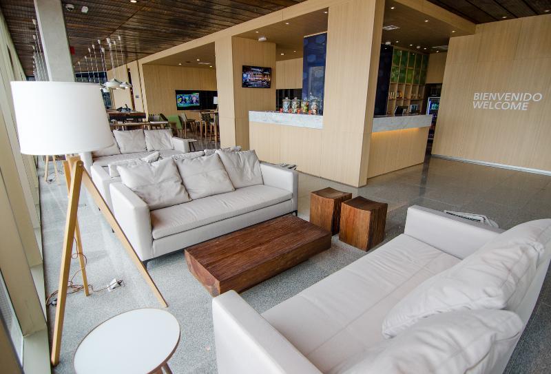 Отель Hampton By Hilton Montevideo Carrasco Сьюдад-де-ла-Коста Экстерьер фото