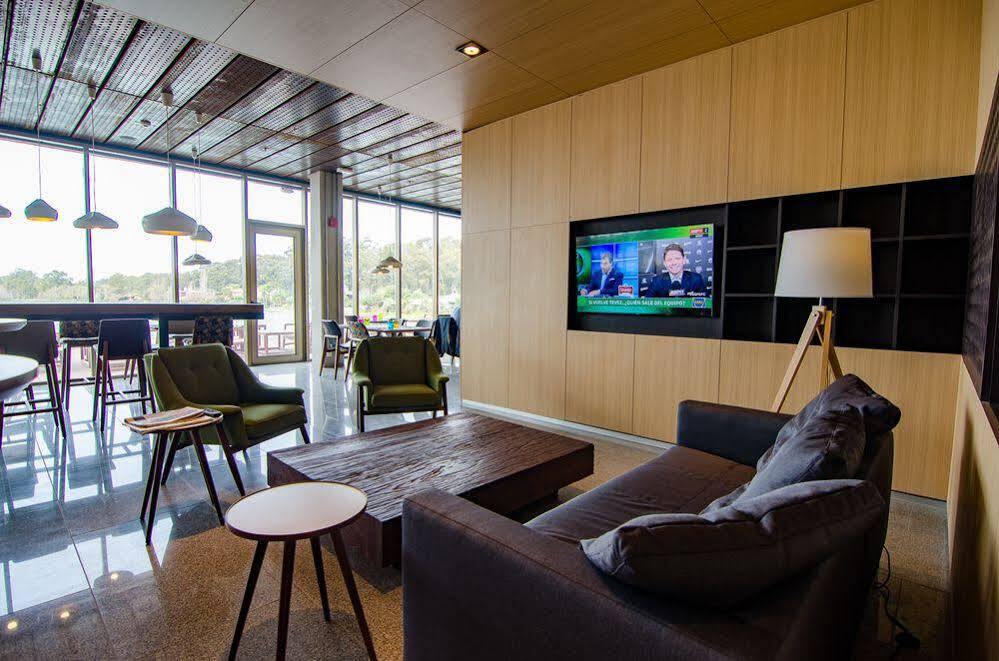 Отель Hampton By Hilton Montevideo Carrasco Сьюдад-де-ла-Коста Экстерьер фото
